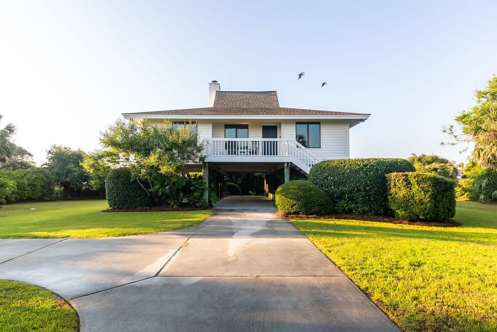 "Sand Castle" ~  PET FRIENDLY ~ Oceanfront Cottage ~