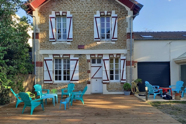 maison avec terrasse bois et jardin