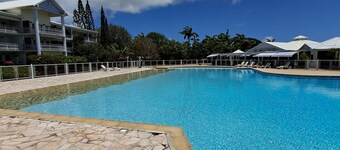 Charming apartment, quiet at the luxury residence "La plantation Saint-Marthe"