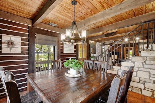 Rustic private retreat with Game Room, Lounge Pool, Movie Theater, Hot Tub, etc.