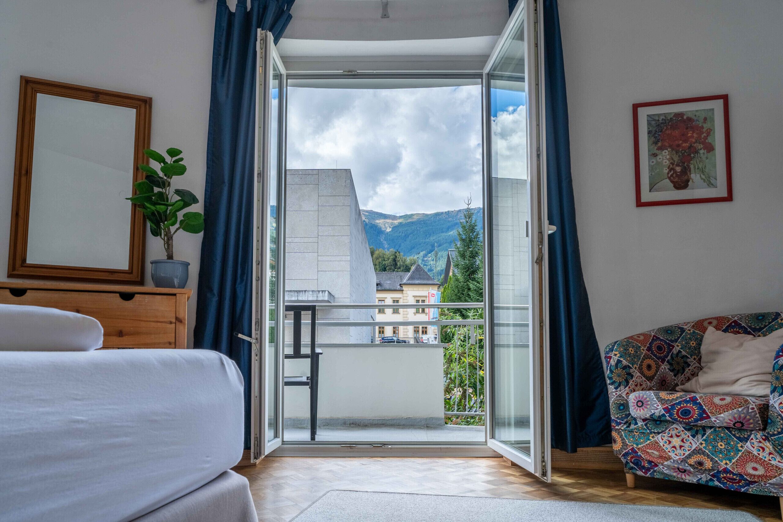 Iron/ironing board, travel crib, free WiFi, bed sheets