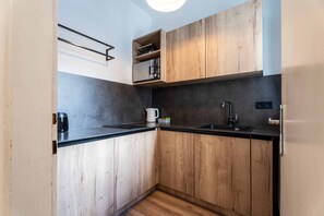 Kühlschrank, Ofen, Herdplatte, Geschirrspüler