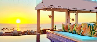 3BR+3B OCEAN VIEW Condo+Steps to BEACH & Malecon+Pools+Safe walkable Location