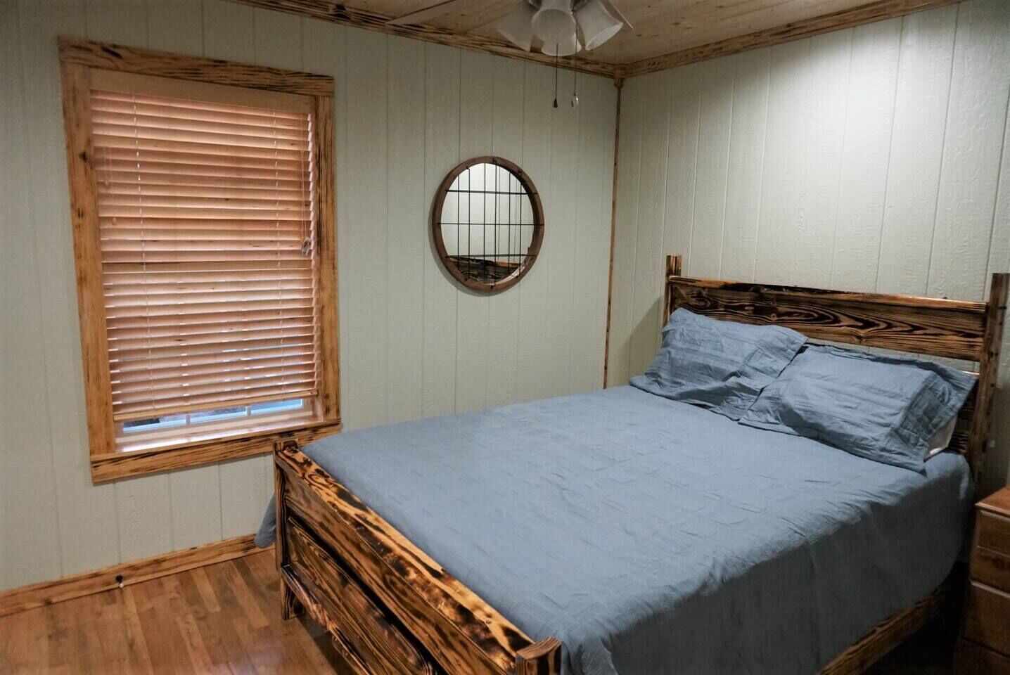 4 chambres, fer et planche à repasser, Wi-Fi, draps fournis