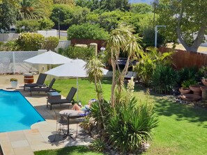 Outdoor pool, a heated pool - Cottage Chardonnay, 3 STAR, Kitchen Line, Fast WiFi, 48 "Smart TV, Solar Pool (Constantia - Kapstadt)