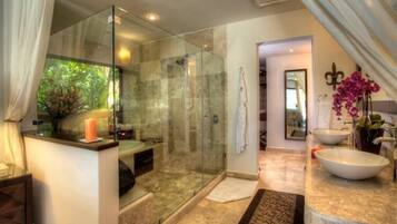 Villa clásica, 4 habitaciones | Lavabo en el baño