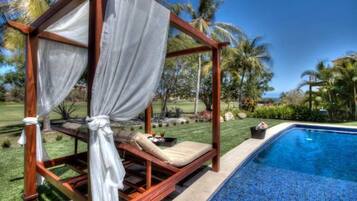 Alberca al aire libre