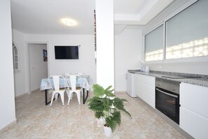 Fridge, microwave, oven, coffee/tea maker