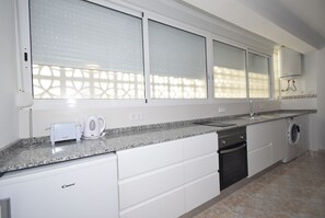 冰箱、微波炉、烤箱、茶具/咖啡用具