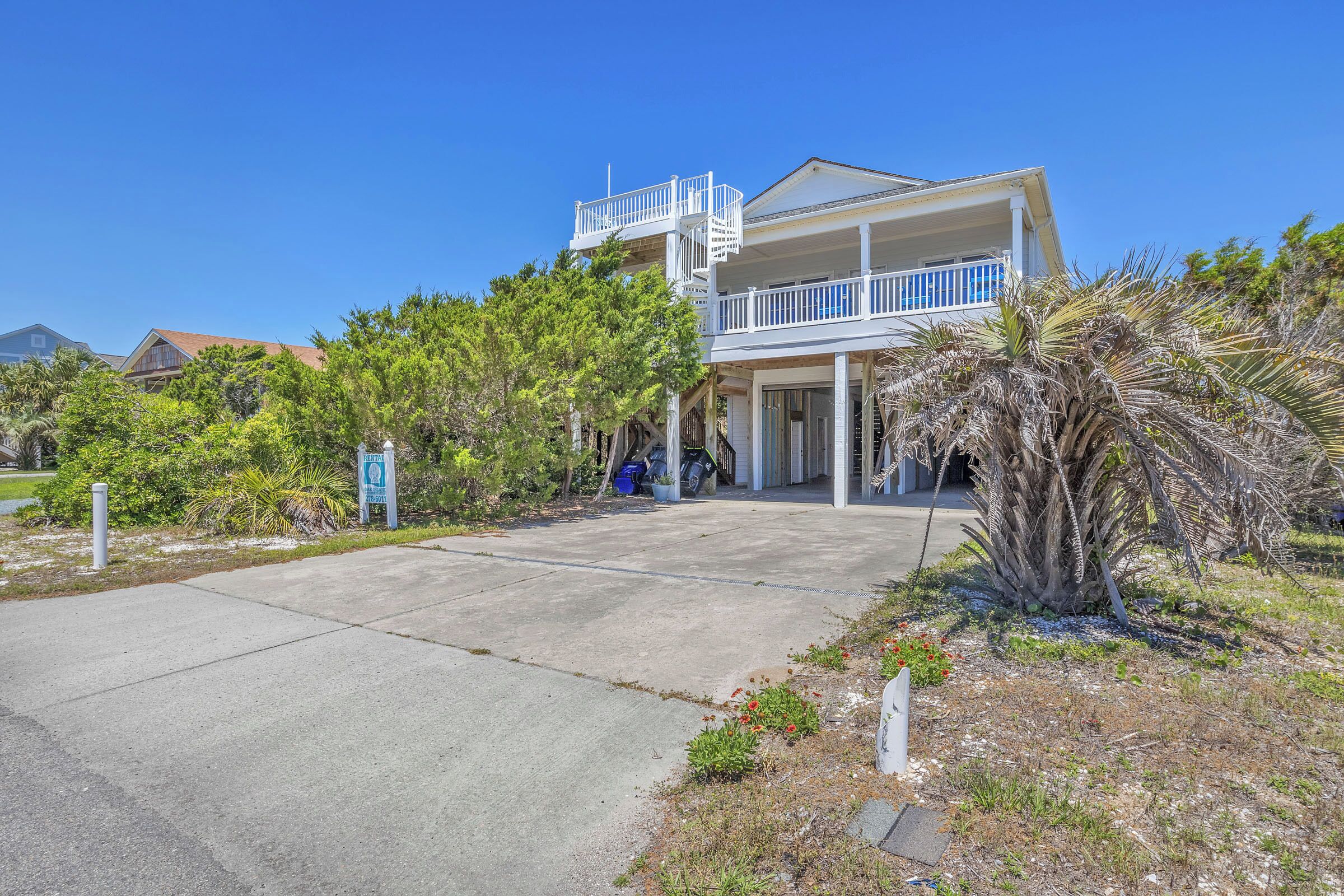The Surf Shack: Ocean and Intracoastal Waterway Views.