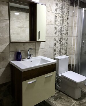 Apartment, 1 Bedroom | Bathroom | Shower, rainfall showerhead, free toiletries, hair dryer - Edirne Apart (Edirne)