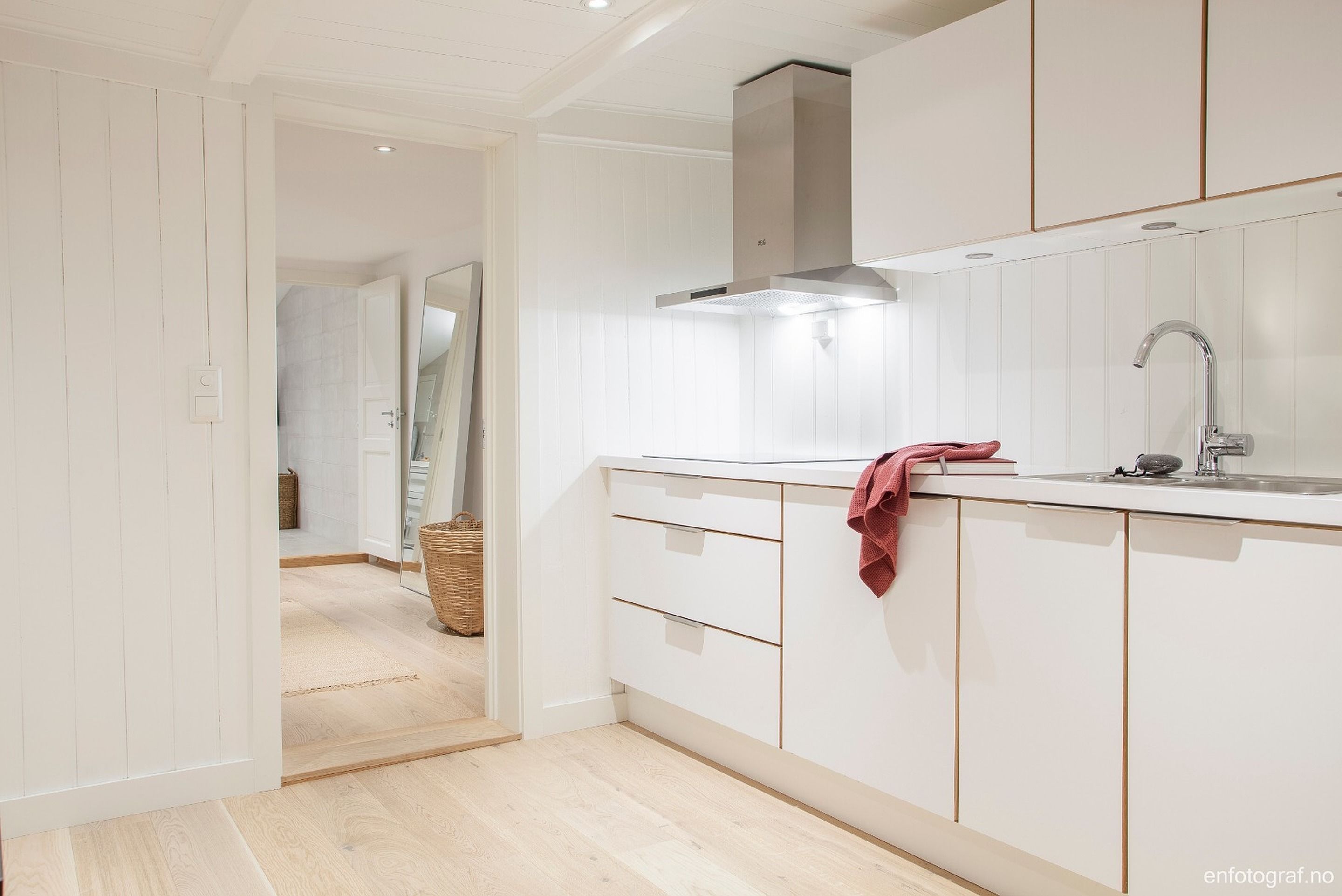 fridge, oven, stovetop, coffee/tea maker