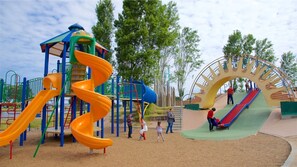 Children's area - Monterey House with Sunroom full kitchen, WiFi, cable and happiness (Del Rey Oaks)