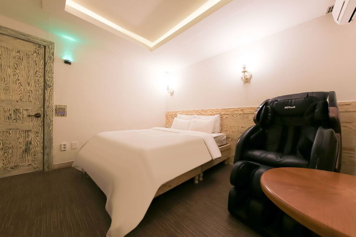 Deluxe Room, Massage Chair | WiFi (free)