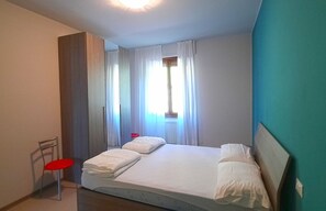 1 室のベッドルーム、WiFi (無料)、ベッドシーツ