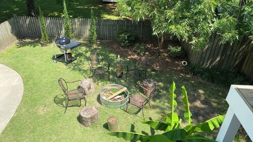 5-Star Comfort - Walk to Marina, Restaurants, Water Front Park, Boater Friendly!