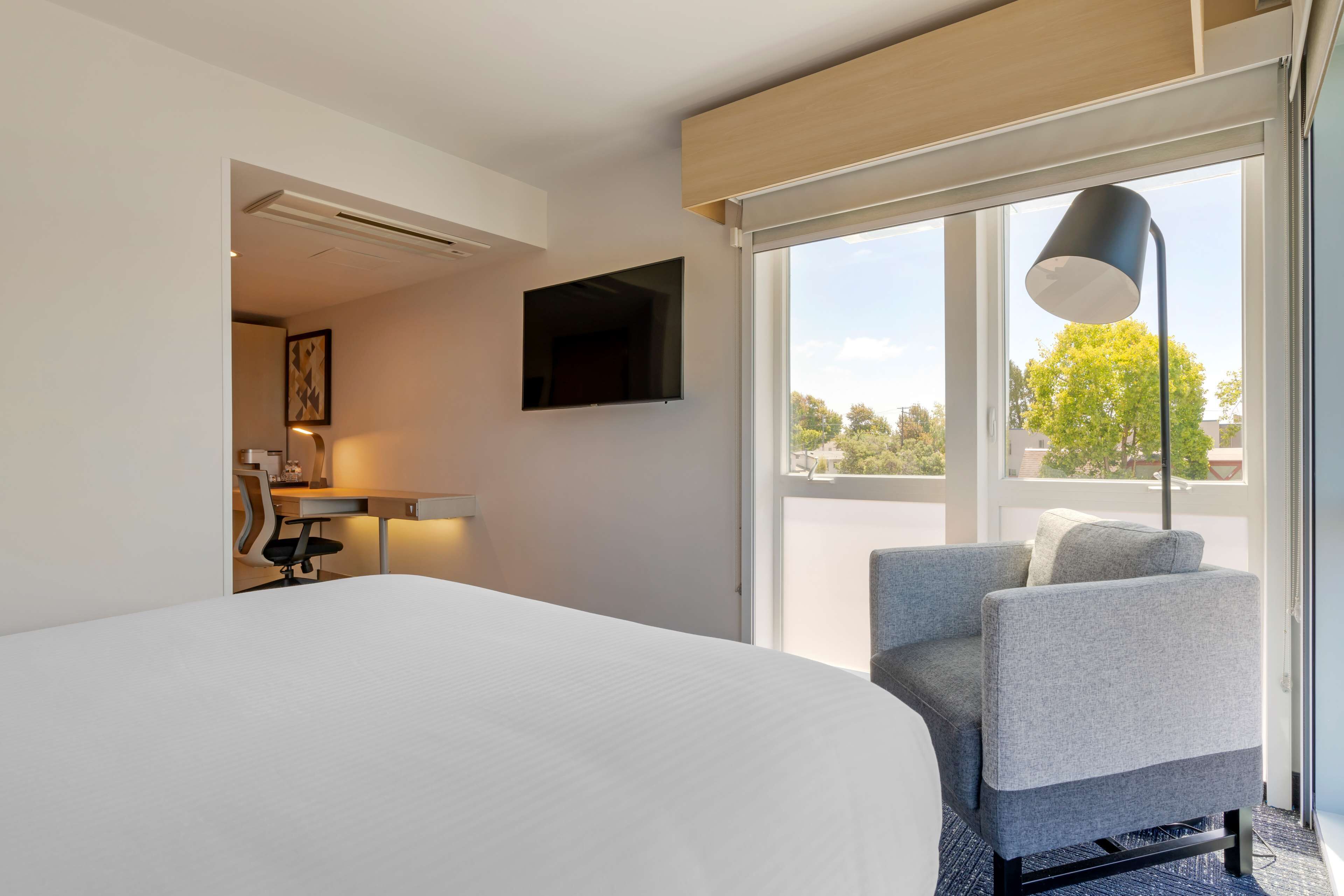 1 bedroom, in-room safe, iron/ironing board, bed sheets