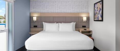 Standard Room, 1 King Bed, Non Smoking, Refrigerator | In-room safe, laptop workspace, iron/ironing board, bed sheets