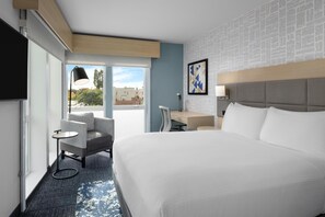 Standard Room, 1 Queen Bed, Non Smoking, Refrigerator | In-room safe, laptop workspace, iron/ironing board, bed sheets - Aiden by Best Western Berkeley (Berkeley)