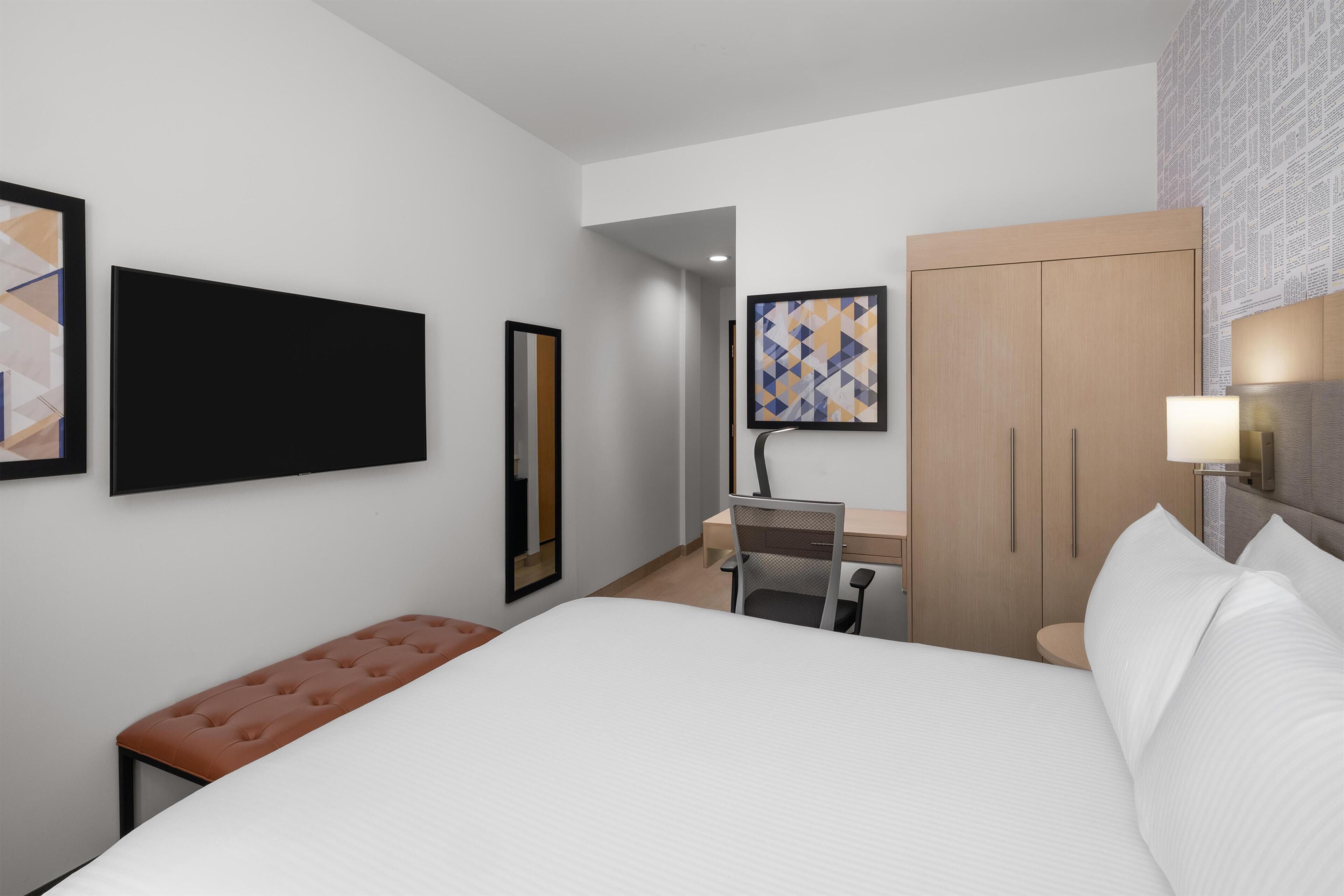 Standard Room, 1 Queen Bed, Non Smoking, Ground Floor