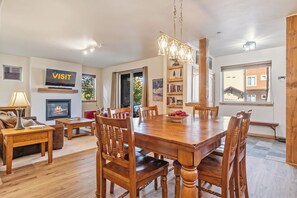 Dining - Trailhead 812 Pet Friendly Downtown Winter Park (Winter Park)