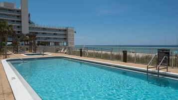 Sisäuima-allas, lämmitetty uima-allas