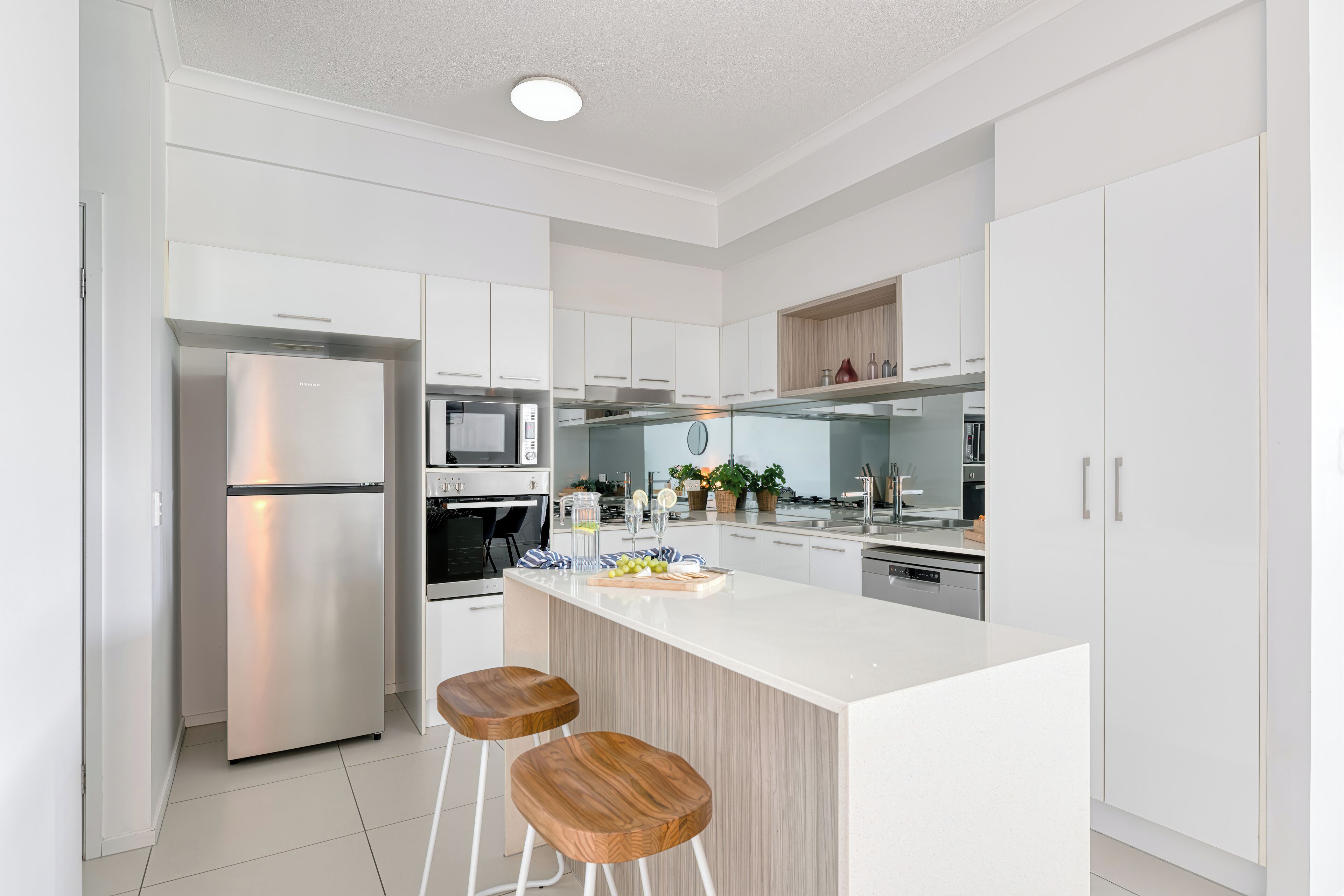 2 Bedroom 2 Queens | Private kitchen | Full-sized fridge, microwave, oven, stovetop