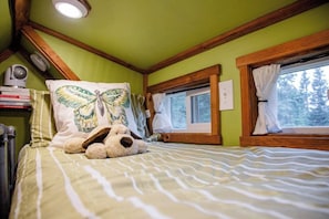 Skrivebord, strykejern/-brett, wi-fi og sengetøy