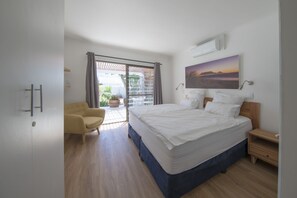 2 Schlafzimmer, Zimmersafe, Schreibtisch, Bügeleisen/Bügelbrett