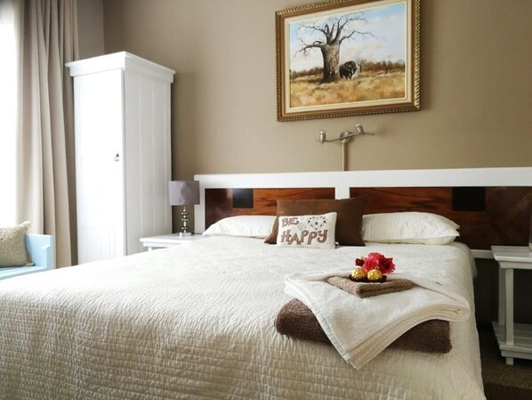 Iron/ironing board, WiFi, bed sheets - Aalkie's Dream Luxurious self catering (Swellendam)