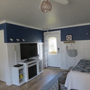 In-room safe, iron/ironing board, travel crib, free WiFi - Where the Ocean comes to Rest... (Brookings)