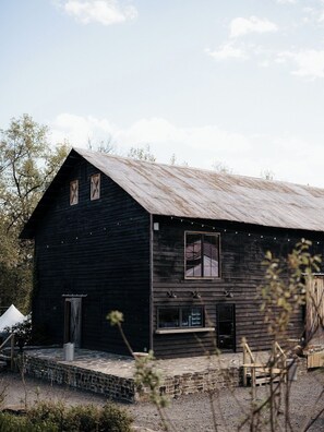Breakfast, lunch and dinner served - Stonehill's Farmhouse (Accord)