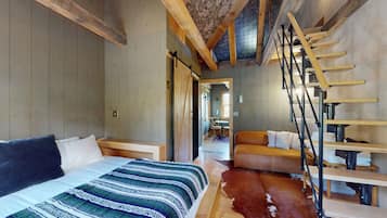 Cabin, Multiple Beds | Living area