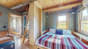 Cabin, Multiple Beds | Living area