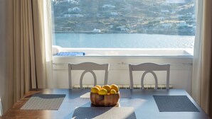 Hus – panorama, sjøutsikt | Spiseområde på rommet