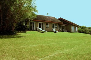 Exterior - Peaceful & Private Studio - 12 Acre Hobby Organic Fruit Farm - Beach 10min (Haiku-Pauwela)