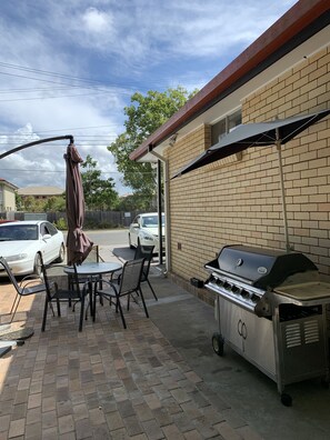 BBQ/picnic Area - Bald Hills Motel (Bald Hills)