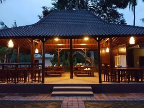 Breakfast, lunch and dinner served - Buana Ecofarm - Hostel (Gerokgak)