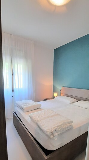 1 室のベッドルーム、WiFi (無料)、ベッドシーツ