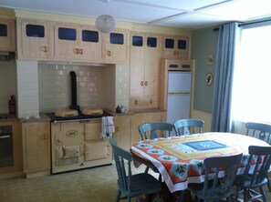 Dining - Comfortable Home in a beautiful part of Dingle Town (Dingle)