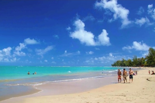 Una playa cerca, toallas de playa