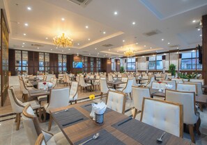 Café da manhã, almoço e jantar