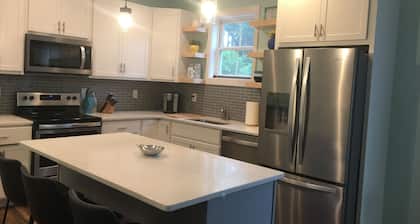 Walk to the beach! Great modern home with spring and early summer availability!