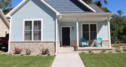 Walk to the beach!  Great modern home with spring and early summer availability!