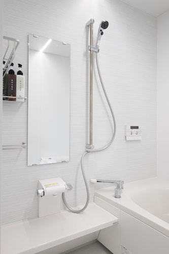 バスルームのシャワー