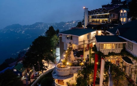 Vista desde la propiedad. Udaan Dekeling Resort Darjeeling