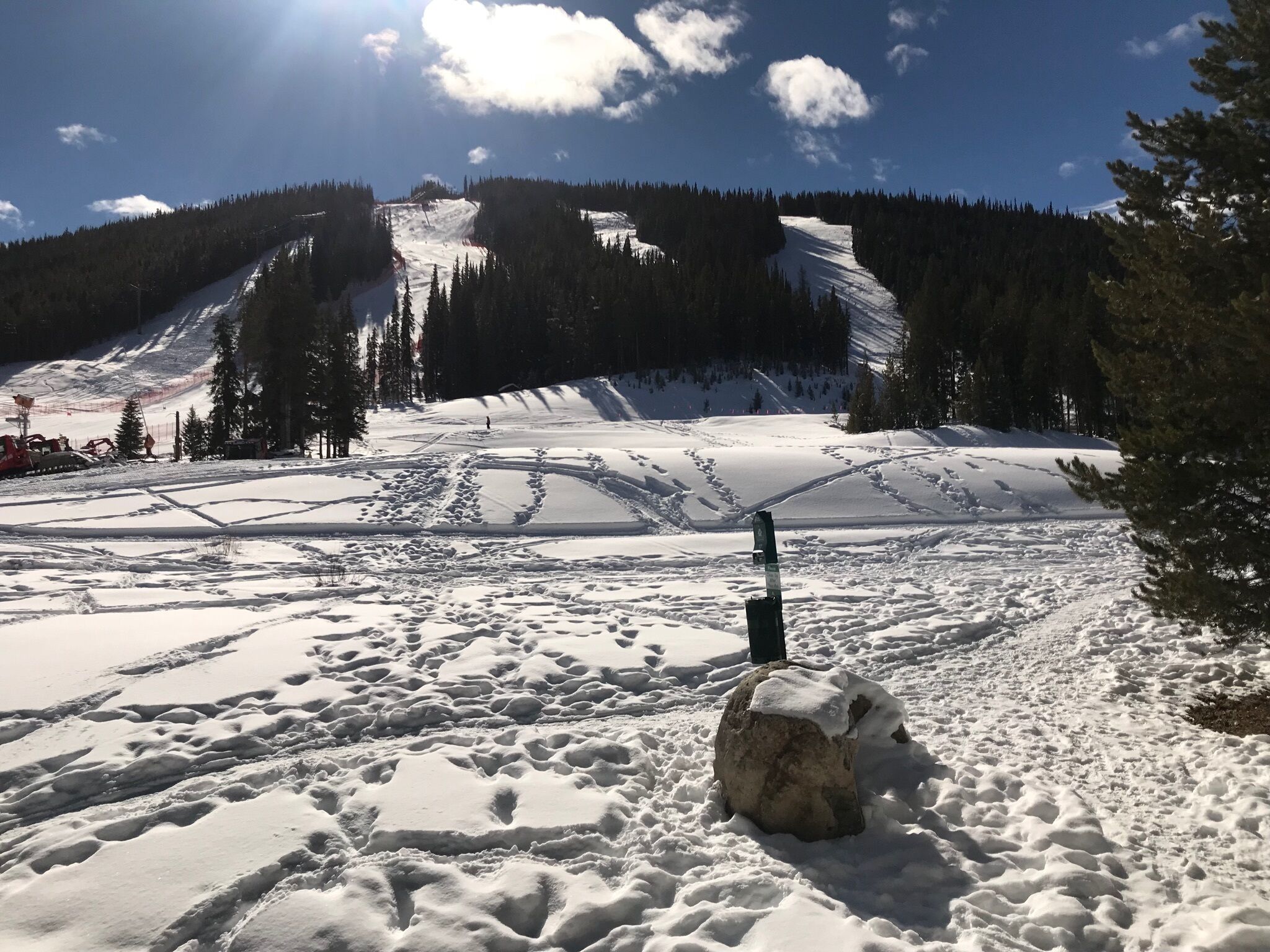 FP124 Cozy Ski- in Studio with Kitchenette!!