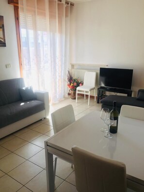 TV - Rimini Casa for Rent Summer Period From 1 May to 15 October 2019 (rimini)