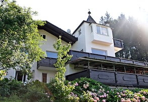 Fachada de la propiedad
