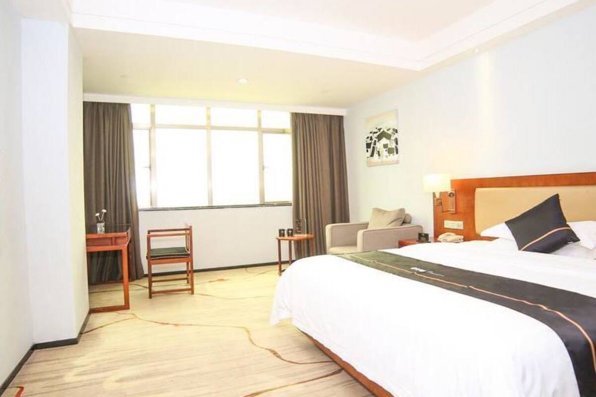 Kamar Double Bisnis | Tirai kedap cahaya, Wi-Fi gratis, dan seprai linen
